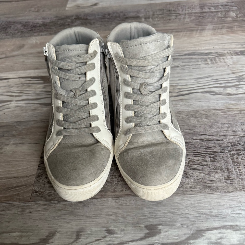 Universal Thread High Top Skater Sneaker White Gray Animal Print Size Women 8